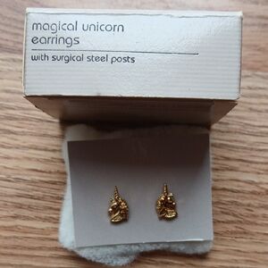 1987 Avon Vintage N.i.b. Studs Named Magical Unicorn Earrings Goldtoned